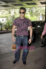 Salman Khan at Ready live mad concert announcement in Novotel, Juhu, Mumbai on 20th May 2011 (5).JPG